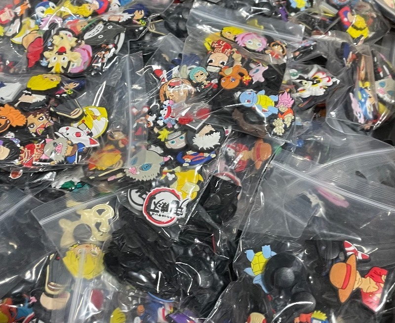 lot 34E image: 25 Brand New Video Game Character Croc Charms