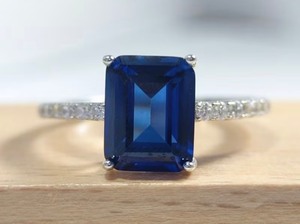 lot 72J image: Moissanite Silver Plated Sparkling Blue Square Elegant Ring, Size 7 - Brand New