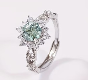 lot 44J image: 1 Carat Moissanite Silver Plated Vintage Style Ring, Size 5.5 - Brand New