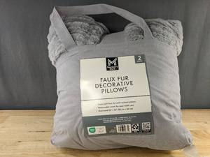 lot 88T image: Members Mark Faux Fur Decorative Pillows 22x22, 2 Total, Gray - Brand New
