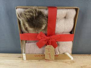 lot 78P image: Lucky Brand Scarf & Hat Set - Pink & Beige - Brand New