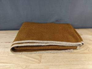 lot 208 image: Threshold Throw Rust 72x104 - Brand New