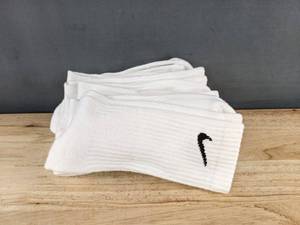 lot 10T image: Nike White Crew Socks, 6 Total - New