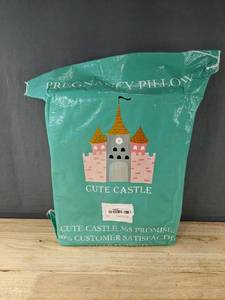 lot 139C image: Cute Castle Pregnancy Pillow Gray - Brand New