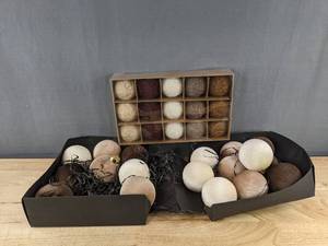 lot 362 image: 18 Velvet Decorative Ball Ornaments and 15 Rustic Ball Ornaments - Brand New