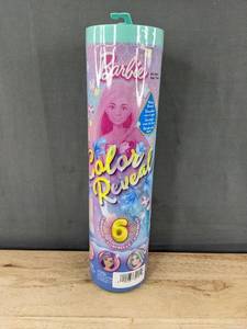 lot 132P image: Barbie Color Reveal 1 Doll & 4 Accessories - Brand New