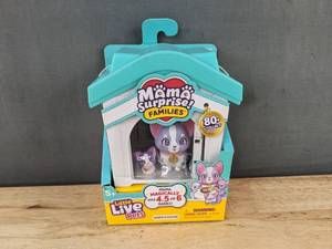lot 77P image: Little Live Pets Mom Surprise Families House Playset - 5 & up - Brand New