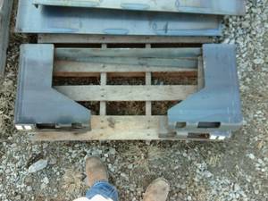 lot 55 image: ECOTRIC 38 Thick Quick Tach Cut Out Mount Plate