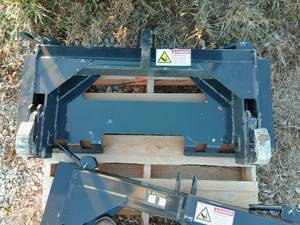 lot 56 image: 3 Point Quick Tach