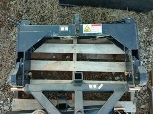 lot 59 image: Class 2 Tractors Quick Hitch