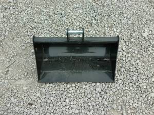 lot 73 image: 600mm Bucket 12EX-WD20B