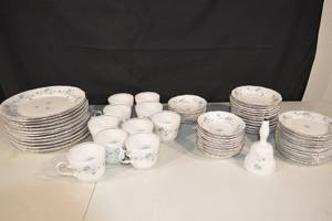 lot 256 image: Johann Haviland Bavaria Germany Blue Floral Dinnerware Set - Plates, Cups & Saucers