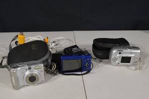 lot 258 image: Canon PowerShot Silver Digital Camera & Canon PowerShot Blue Digital Camera & Kodak EasyShare CX7300