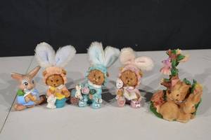 lot 261 image: Easter Bunny Figurines Set - 5-Piece Decorative Display