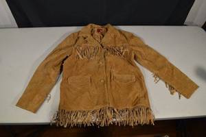 lot 280 image: Tan Suede Fringe Jacket with Front Pockets - Western Style