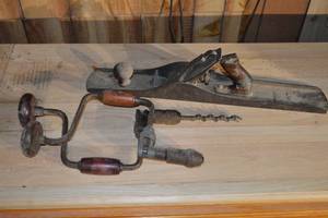 lot 328 image: Vintage Hand Plane & Double-Handled Brace Drill with Auger Bit