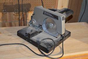 lot 331 image: Craftsman 8-14-in Compound Miter Saw - 1-14 HP