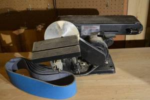 lot 337 image: Cal-Hawk 4 Belt & 6 Disc Sander, Model 240-2693 (1992) Made in Taiwan