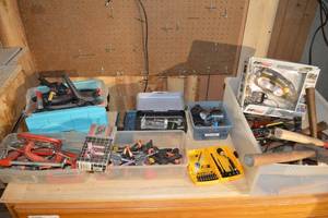 lot 338 image: ZipSnip Cutter Kit with Assorted Hand Tools in Plastic Bins