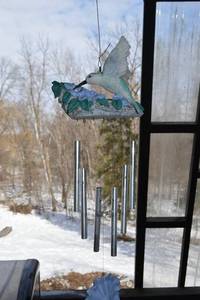 lot 362 image: Hummingbird Wind Chime with Blue Flowers Garden Decor