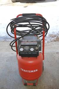 lot 375 image: Craftsman 10-Gallon Oil-Free Air Compressor 150 PSI Portable