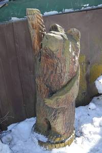 lot 393 image: Hand-Carved Wooden Bear Sculpture - Tall Outdoor Statue 63 in