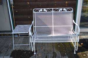 lot 397 image: White Wrought Iron Patio Bench & Matching Side Table - Ornate Leaf Design