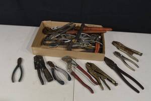 lot 128 image: Craftsman Pliers & Hand Tools Assortment - Mixed Pliers, Cutters & Locking Pliers