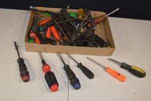 lot 129 image: Assorted Screwdrivers & Bits - Hand Tools Collection