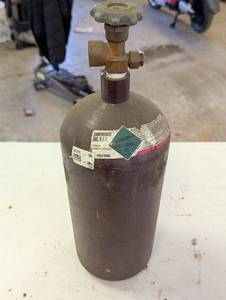 lot 36 image: UN1956 ArgonCarbon Dioxide Gas Cylinder - Compressed Non-Flammable Gas