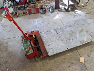 lot 38 image: Red Platform Lift.