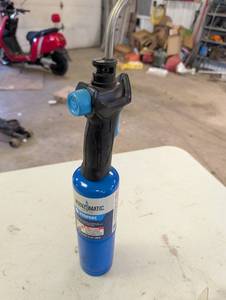 lot 53 image: Bernzomatic Propane Torch with 14.1 oz Cylinder
