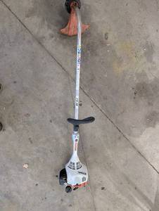lot 64 image: STIHL FS 38 Gas String Trimmer