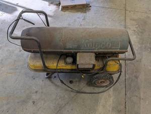lot 69 image: Knipco Space Heater - Portable On-Wheels Construction Site Heater