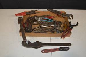 lot 135 image: Assorted Hand Tools Box - Pliers, Wrenches, Screwdrivers for Garage