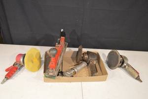 lot 139 image: Central Pneumatic Straight Line Sander Stock No. 280 - Made in Taiwan