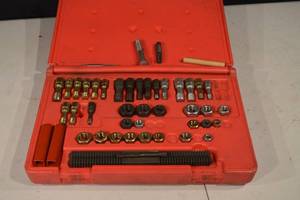lot 143 image: K Tool No. 971 6-Piece Thread Restoring Set