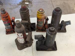 lot 83 image: Hydraulic Bottle Jacks 12,000 Lbs Capacity (Lot of 6)
