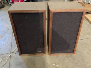 lot 90 image: Realistic Optimus-5 Speakers (Pair) - 8 Ohm, Vintage Radio Shack