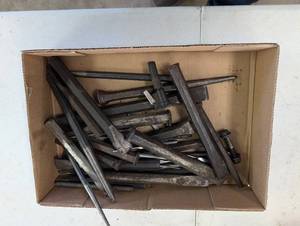 lot 152 image: Assorted Steel Chisels & Punches - Hand Tools