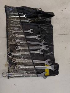 lot 156 image: Craftsman Combination Wrench Set in Roll - Sizes 38 in to 1-116 in