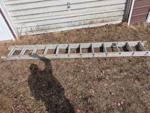 lot 183 image: Werner D-1224 Aluminum Extension Ladder