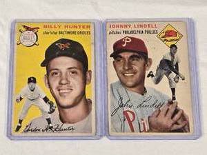 lot 50 image: Lot of 2 Vintatge 1954 Topps Baseball Cards Featuring Billy Hunter and Johnny Lindell
