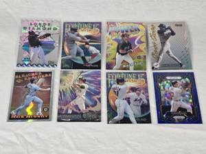 lot 59 image: Lot of 8 Baseball Cards Featuring Mike Piazza, Mark McGwire, and Chipper Jones Inserts and Special Editions
