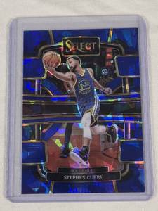 lot 89 image: Stephen Curry 2023-24 Panini Select Prizm Blue Cracked Ice #56 - Golden State Warriors Basketball Card