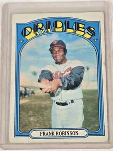 lot 102 image: Frank Robinson 1972 Topps #100 - Baltimore Orioles Vintage Baseball Card