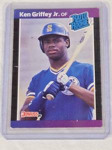 lot 136 image: Ken Griffey Jr. Rookie 1988 Donruss Rated Rookie #33 - Seattle Mariners Baseball Card