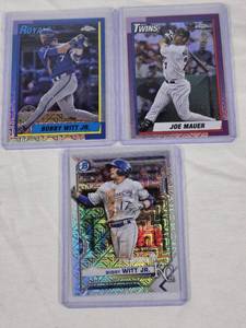 lot 200 image: Lot of 3 Mojo Refractors Featuring Joe Mauer and Bobby Witt Jr.