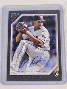 lot 313 image: Jhoan Duran Rookie 2022 Topps Gallery Auto #RA-JHO - Minnesota Twins Baseball Card