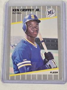 lot 336 image: Ken Griffey Jr. Rookie 1989 Fleer #548 - Seattle Mariners Baseball Card